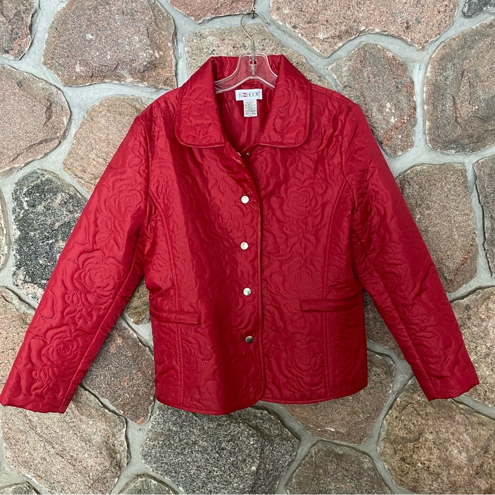 🌹JG Hook Red Quilted Jacket with Rose Pattern.